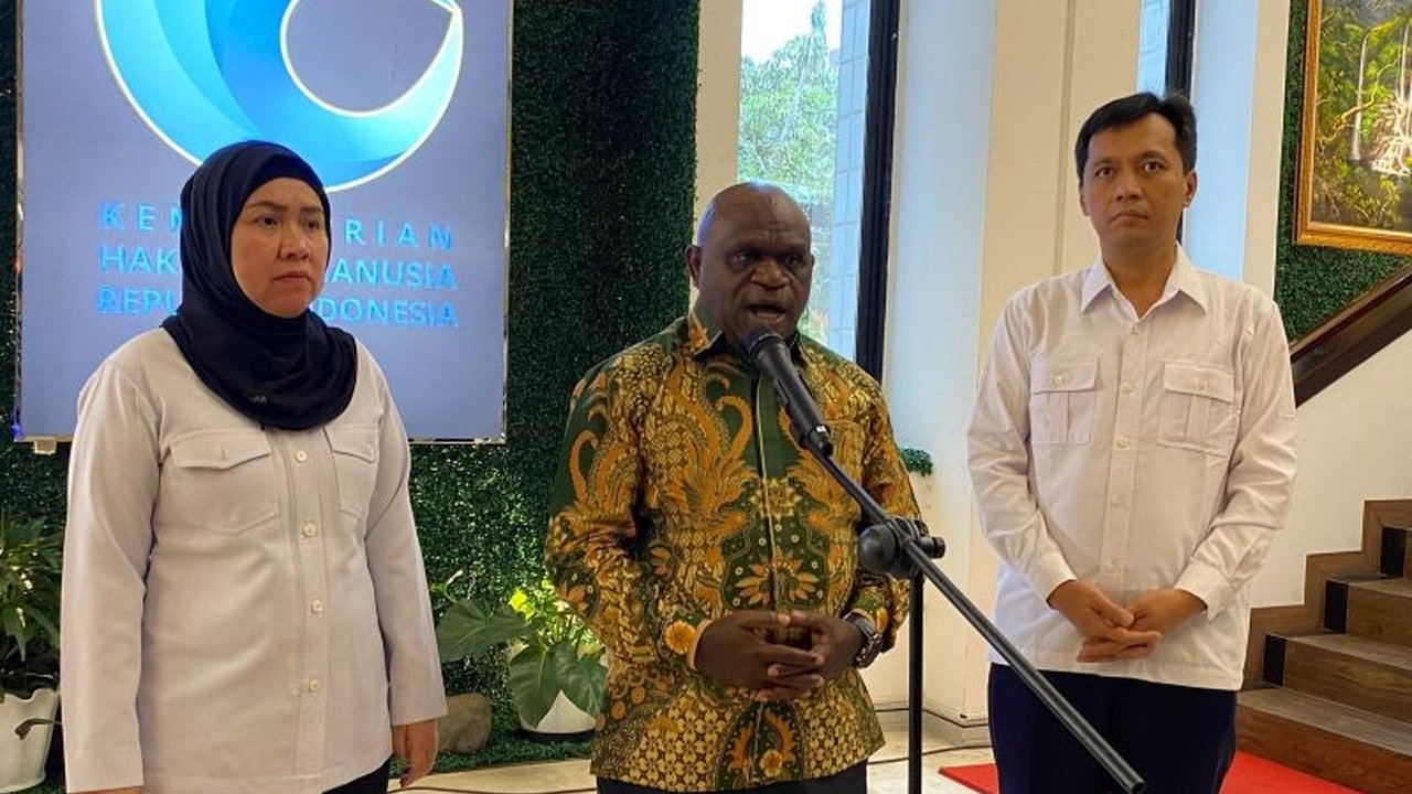 Kementerian HAM RI siap membantu penanganan kasus penembakan pekerja migran Indonesia (PMI) di Malaysia yang mengakibatkan satu korban meninggal dan beberapa luka-luka, serta mendesak pertanggungjawaban hukum dari pemerintah Malaysia.