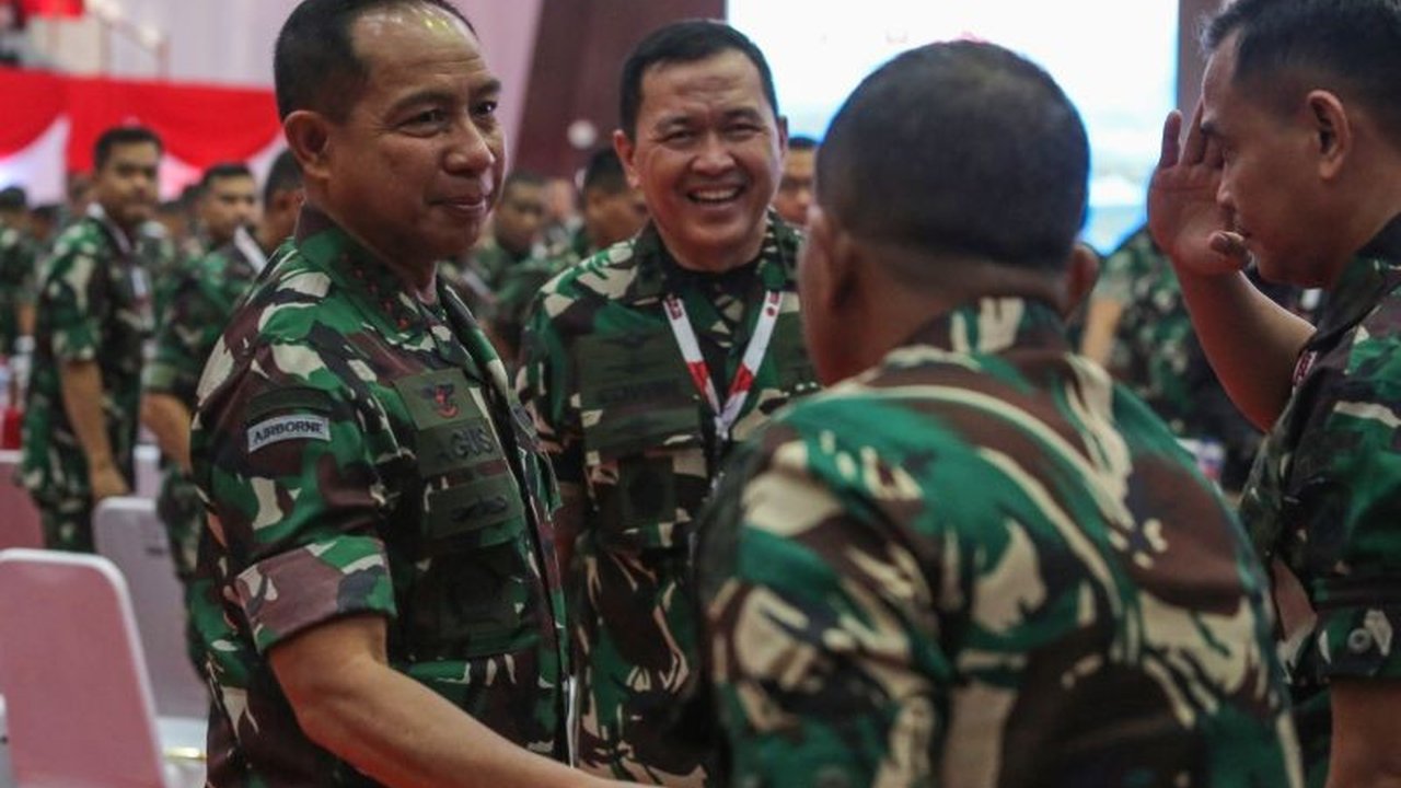 Panglima TNI Jenderal Agus Subiyanto menegaskan akan menindak tegas seluruh personel yang terlibat pengeroyokan di Deli Serdang, Sumatera Utara,  dengan hukuman sesuai aturan militer,  sementara anggota TNI berprestasi akan mendapat penghargaan.