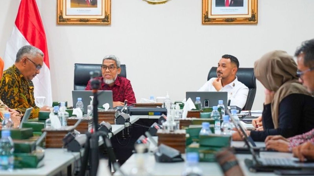 Kemenkumham dan Kemenbud berkolaborasi untuk melindungi kekayaan intelektual di sektor budaya, termasuk  Ekspresi Budaya Tradisional (EBT) seperti Reog Ponorogo dan lagu Rasa Sayange, demi mencegah klaim kepemilikan dari pihak luar dan mendorong pemanfaat