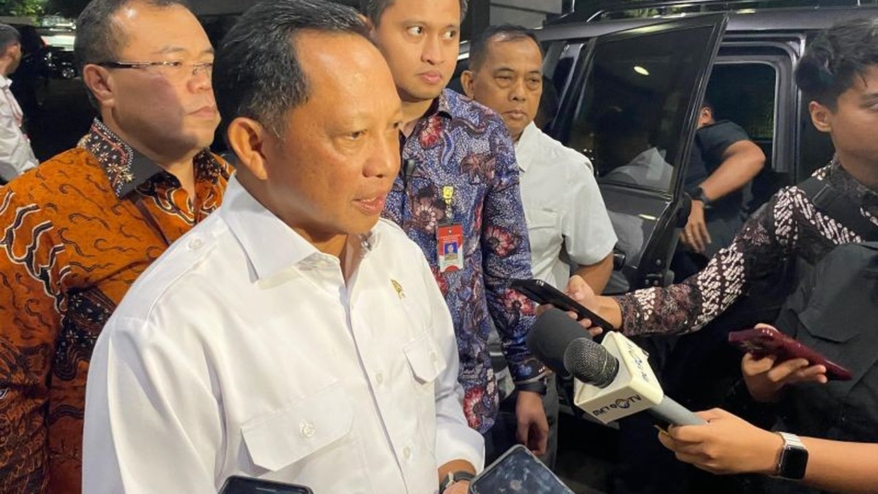 Mendagri Tito Karnavian menjelaskan bahwa pelantikan kepala daerah hasil sengketa Pilkada 2024 di Mahkamah Konstitusi akan dilakukan secara bertahap dan menyesuaikan putusan MK, dengan prioritas percepatan pelantikan untuk menjaga stabilitas politik daera