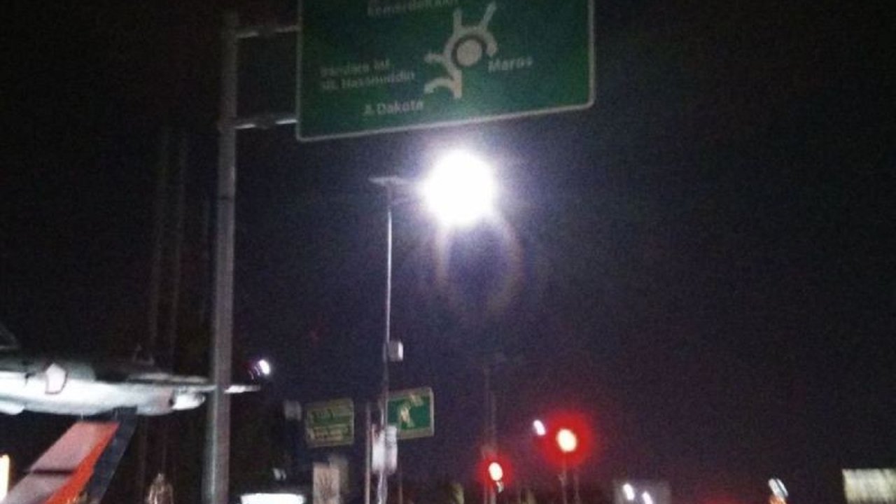 Kecelakaan lalu lintas di Maros, Sulawesi Selatan, meningkat drastis pada tahun 2024, mencapai dua kali lipat angka kecelakaan tahun 2023, dengan peningkatan signifikan pada jumlah korban jiwa,  menurut data dari Polres Maros.