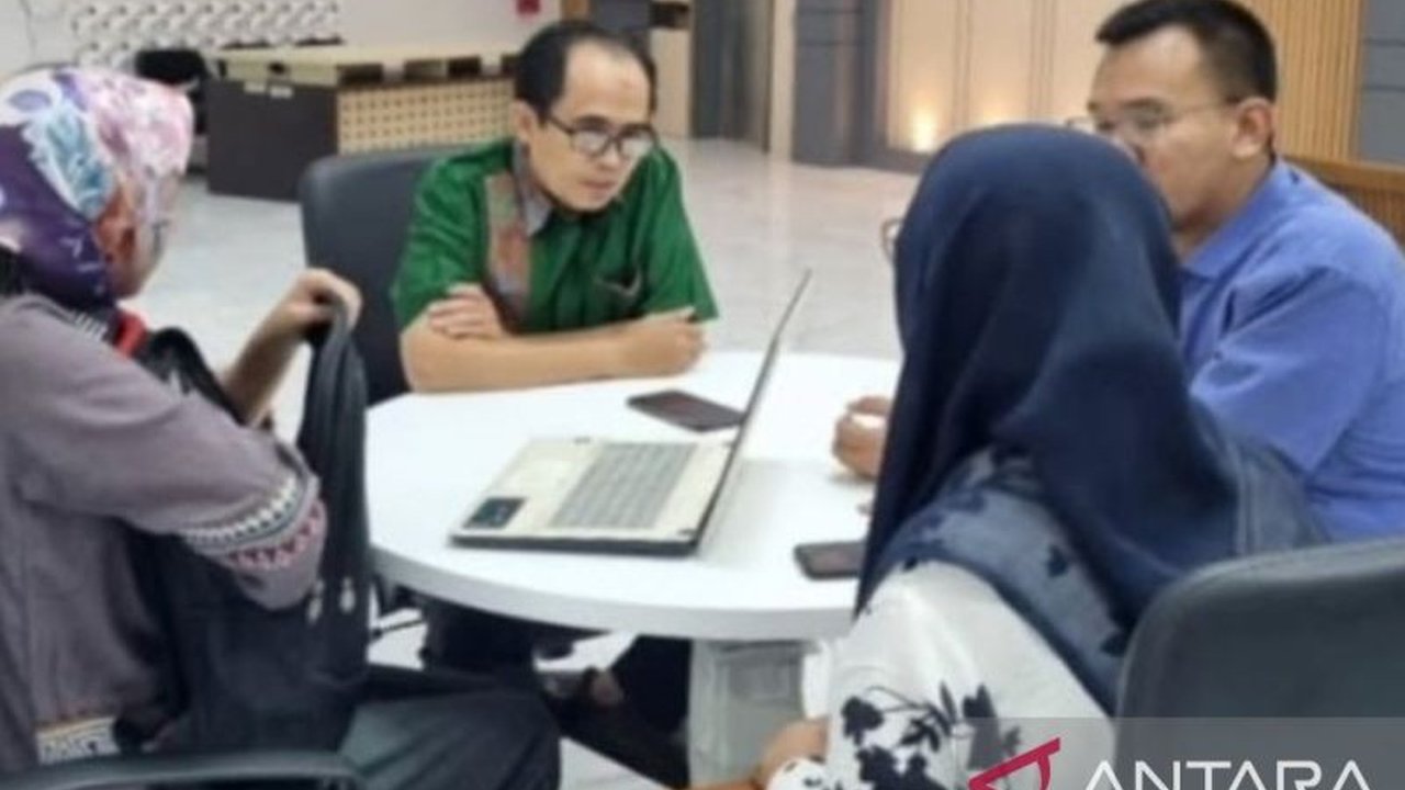 Pemkot Palembang akan meluncurkan Program Pemeriksaan Kesehatan Gratis (PKG) pada 13 Februari 2025 di 18 kecamatan, memberikan layanan kesehatan gratis bagi warga dengan pemeriksaan terkelompok usia dan kondisi kesehatan.