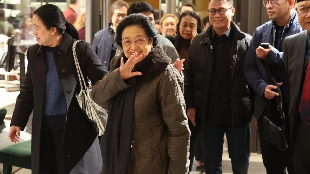 Presiden ke-5 RI, Megawati Soekarnoputri, tiba di Roma dan akan berpidato pada World Leaders Summit on Children's Rights di Vatikan, ditemani putrinya Puan Maharani dan sejumlah tokoh.