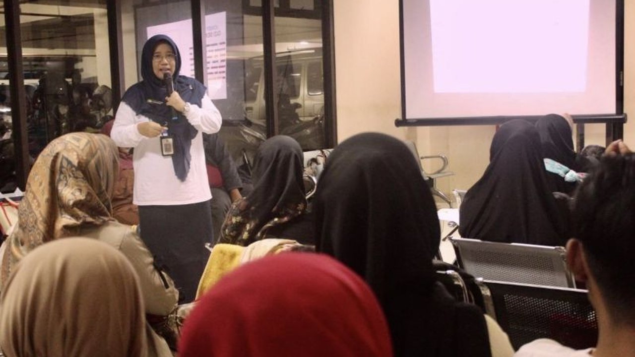 Pemerintah Provinsi Kalimantan Selatan melalui RSUD Ulin Banjarmasin mengadakan edukasi gizi untuk anak dan orang tua, bekerja sama dengan Asosiasi Dietisien Indonesia (AsDI) Kalsel dalam rangka Hari Gizi Nasional ke-65.