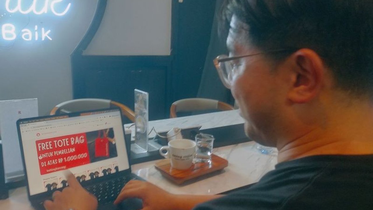 Aplikasi IniSingkawang, buah karya pemuda Singkawang, Kalbar, bertujuan meningkatkan pariwisata dan perekonomian lokal dengan menyediakan platform terintegrasi untuk pemesanan tiket, akomodasi, dan oleh-oleh khas Singkawang.