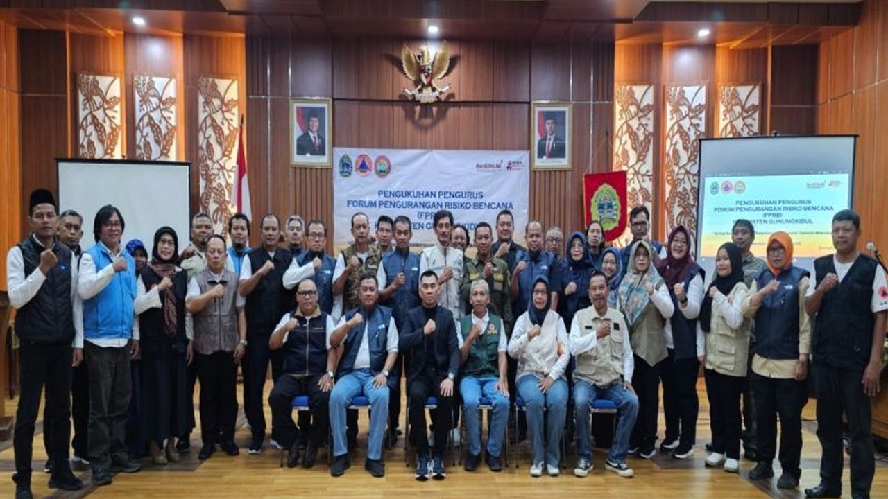 Pemkab Gunungkidul resmi kukuhkan pengurus Forum Pengurangan Risiko Bencana (FPRB) untuk meningkatkan kesiapsiagaan masyarakat dalam menghadapi berbagai ancaman bencana di wilayah tersebut.