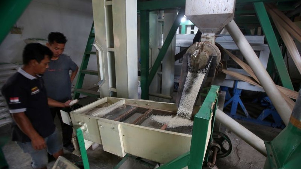 Pemerintah Indonesia memberikan berbagai fasilitas pajak dan dukungan kebijakan untuk Badan Usaha Milik Desa (BumDes) guna meningkatkan perekonomian desa, mengurangi kemiskinan, dan memberdayakan masyarakat.