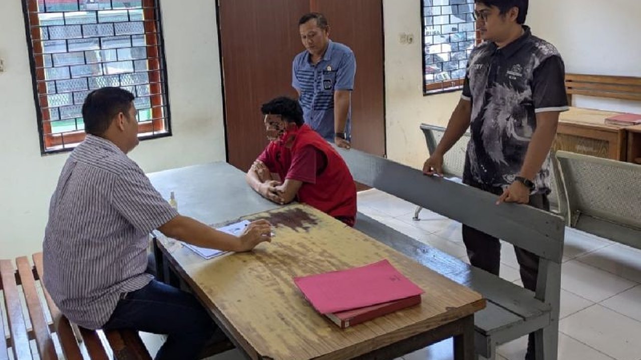 Polresta Jayapura Kota menyerahkan tersangka MM, pemilik 1.410 pil koplo jenis Trihexyphenidyl, ke Kejari Jayapura setelah berkas perkara dinyatakan lengkap, melanjutkan upaya pemberantasan peredaran narkotika di Kota Jayapura.