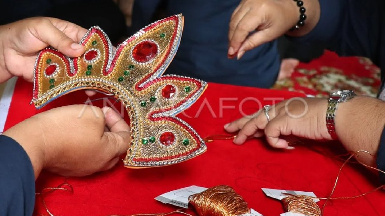 Pusat Riset Kita Kreatif USK mengusulkan pembentukan lembaga khusus ekonomi kreatif di Aceh untuk memetakan potensi lokal dan meningkatkan Pendapatan Asli Daerah (PAD),  mengingat potensi besar sektor ini yang saat ini belum terkelola maksimal.