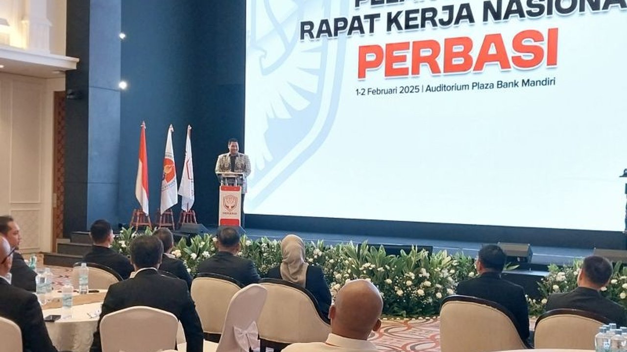 Menpora Dito Ariotedjo meminta Perbasi meningkatkan jumlah kompetisi basket, terutama untuk usia 18-23 tahun dan kategori putri, guna mencetak atlet berprestasi internasional.