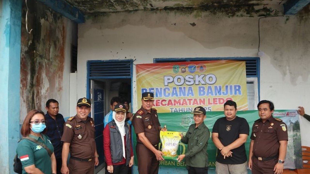 DPRD Bengkayang mendistribusikan bantuan kepada lebih dari 1.500 warga di Jagoi Babang dan Ledo yang terdampak banjir,  dengan bantuan juga datang dari pihak kepolisian dan kejaksaan.