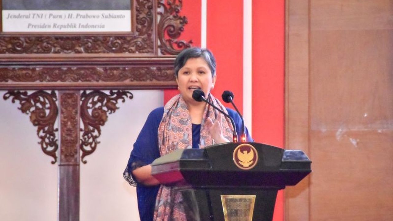 Wakil Ketua MPR RI Lestari Moerdijat mendesak pemerintah untuk segera memenuhi hak-hak penyandang disabilitas dan menerapkan perspektif disabilitas dalam tata kelola pemerintahan agar mereka dapat menikmati kehidupan yang layak.