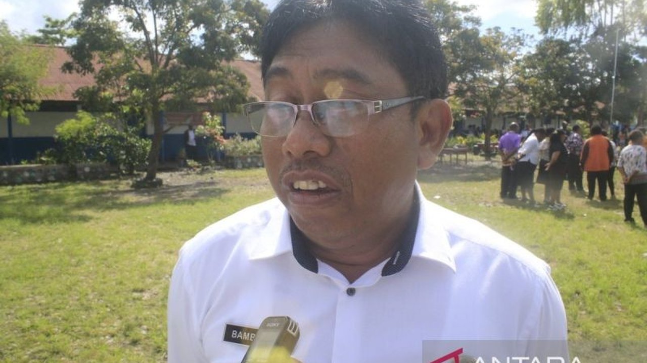 Disdik Jayawijaya, Papua Pegunungan, akan menyesuaikan nomenklatur dan kebijakan pendidikan usai perubahan struktur Kementerian Pendidikan di pusat, termasuk himbauan menyanyikan Indonesia Raya pukul 10.00 WIT.