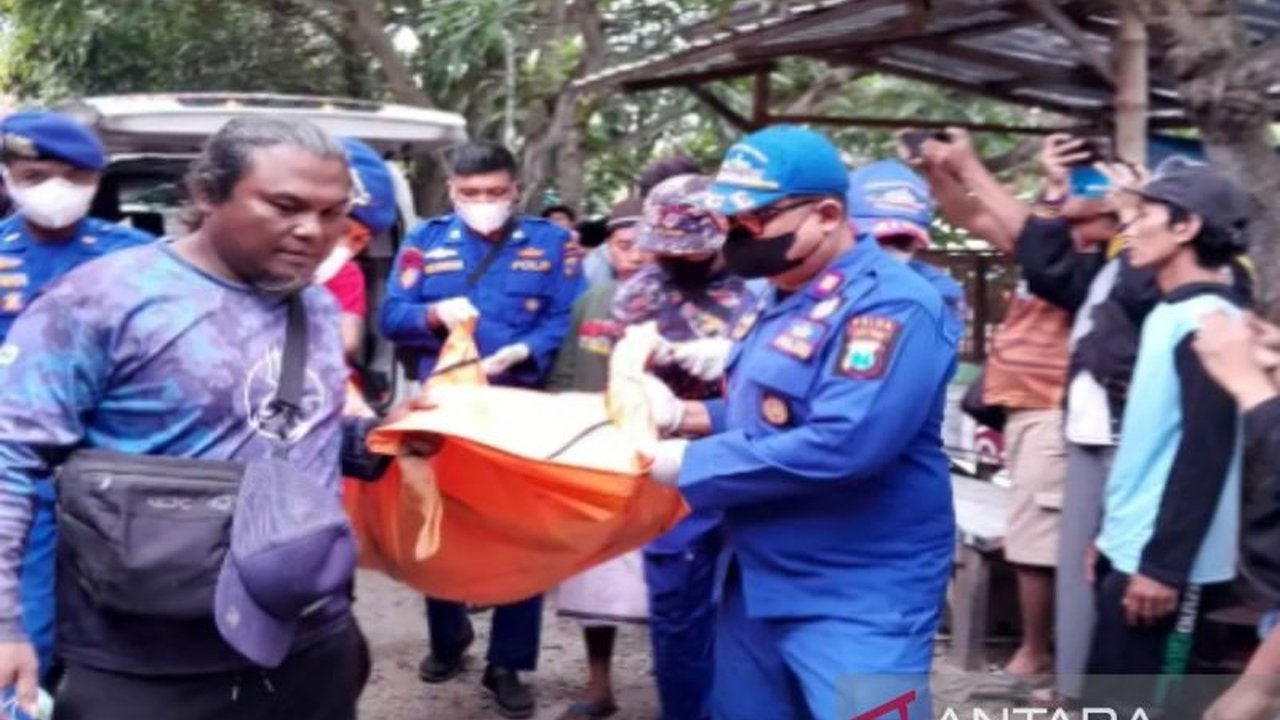 Tim gabungan menemukan jasad nelayan Muhammad Nari (47) di Bangkalan, Jawa Timur, setelah perahunya karam diterjang ombak besar pada 30 Januari 2025; dua rekannya selamat.