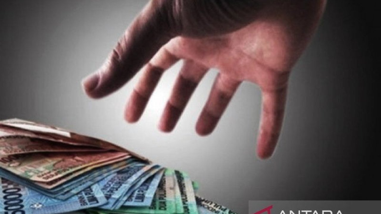 Polrestabes Semarang tengah memproses hukum dua anggotanya yang diduga melakukan pemerasan terhadap warga sipil di Semarang pada Jumat malam, 31 Januari 2024, setelah video kejadian viral di media sosial.