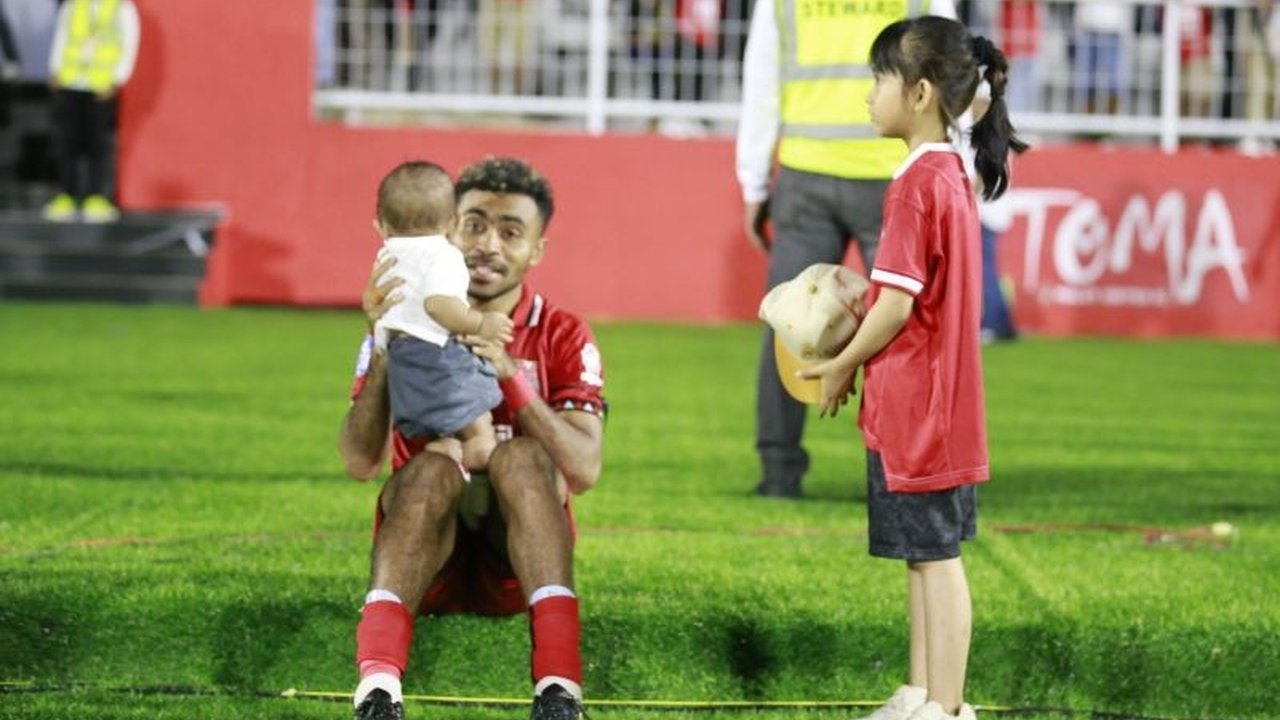Yance Sayuri dan pelatih Malut United fokus menghadapi Semen Padang di Liga 1, melupakan dua kemenangan sebelumnya, dan optimis meraih poin di kandang Semen Padang meskipun tim tuan rumah tengah berupaya bangkit dari catatan minor.