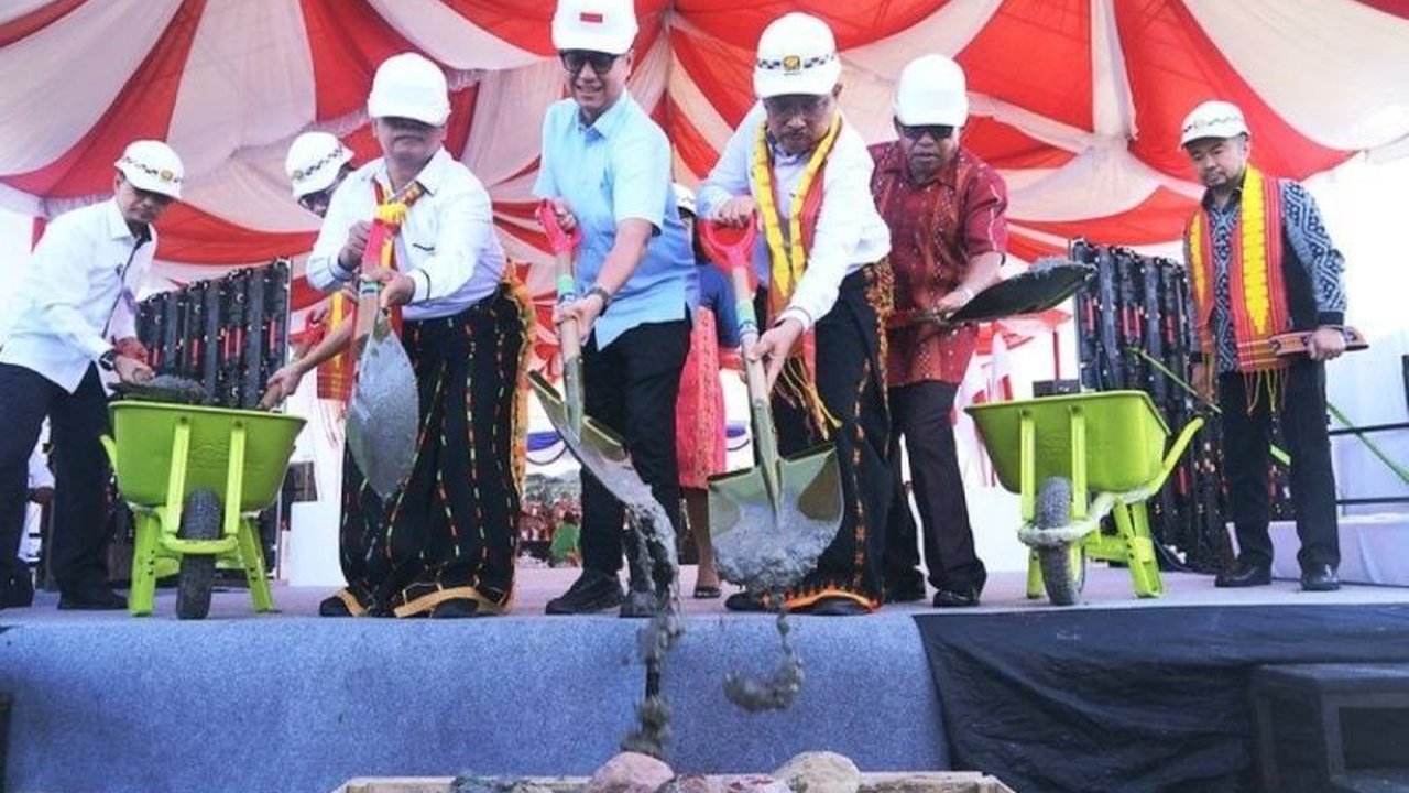 Pemerintah melalui Kementerian Kesehatan menargetkan penyelesaian pembangunan dan modernisasi RSUD Borong di NTT pada tahun 2025 untuk meningkatkan akses layanan kesehatan bagi masyarakat Manggarai Timur dan sekitarnya.