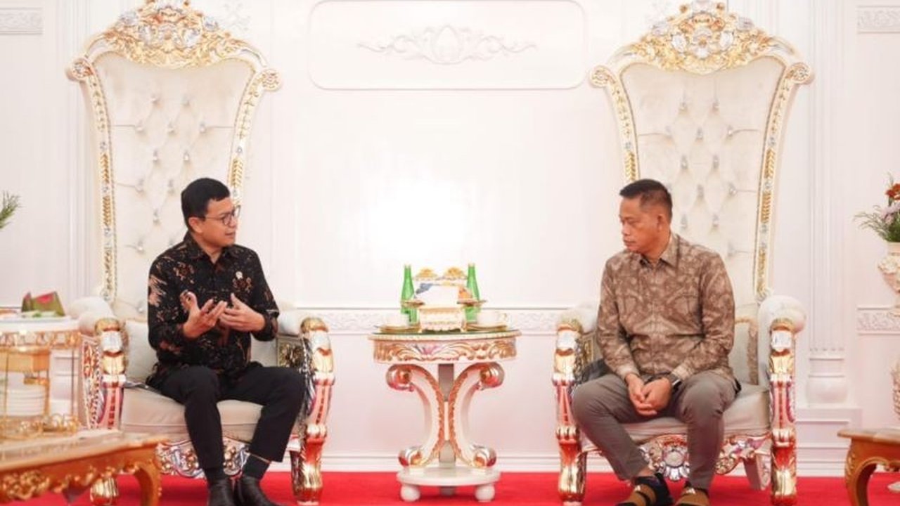 Pemerintah Provinsi Sulawesi Selatan akan menyediakan lahan untuk pembangunan sekolah vokasi Badan Pengawas Obat dan Makanan (BPOM) RI, yang rencananya akan menjadi sekolah vokasi BPOM pertama di Indonesia dan berlokasi strategis di Kawasan Indonesia Timu