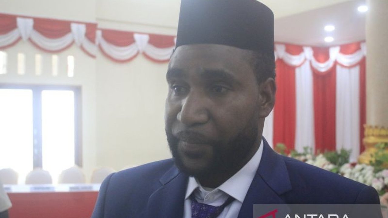 DPRP Pegunungan meminta pemerintah pusat dan daerah untuk menjaga keamanan di delapan kabupaten agar aktivitas warga berjalan lancar dan pembangunan berkelanjutan dapat terwujud.