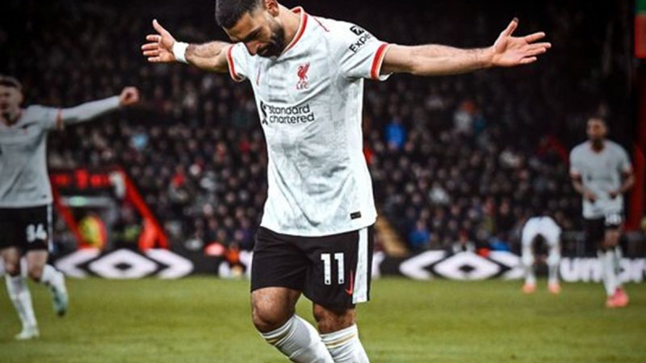 Liverpool perkuat posisi puncak klasemen Liga Inggris usai taklukkan Bournemouth 2-0, sementara Nottingham Forest samai poin Arsenal di posisi kedua.