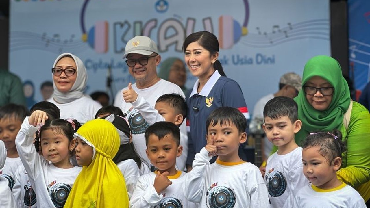 Kementerian Komunikasi dan Informatika (Kominfo) mendukung program KICAU yang mendistribusikan 10 lagu anak baru hasil kreativitas para pendidik, guna mengurangi paparan lagu dewasa dan mendorong interaksi anak secara langsung.