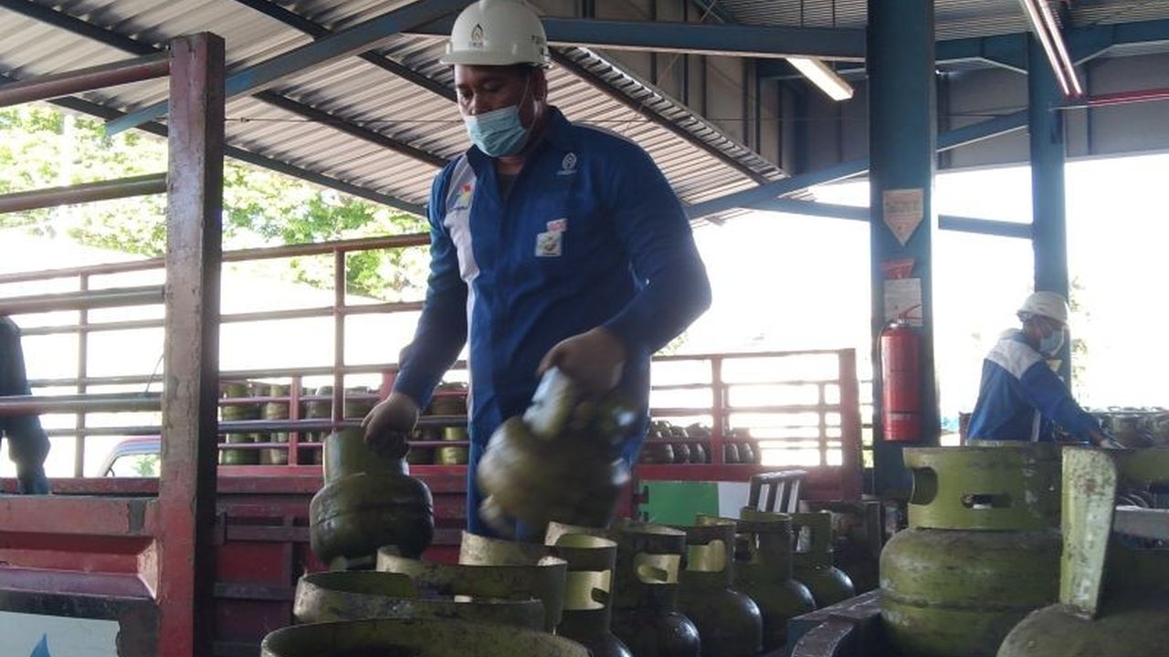 Lebih dari 5.000 pangkalan resmi Pertamina di Bali siap melayani pembelian LPG 3 kg mulai 1 Februari 2025, sesuai kebijakan pemerintah yang menghapus penjualan di pengecer.