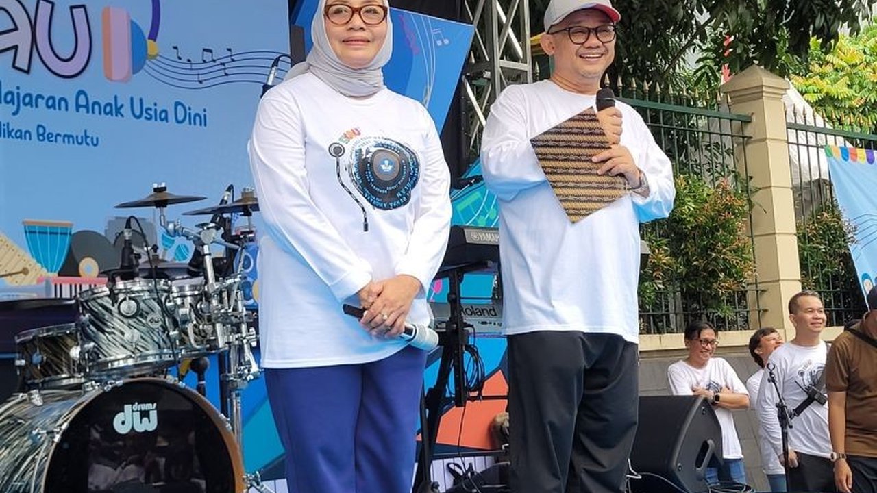 Menteri PPPA dan Mendikdasmen mendorong anak Indonesia menerapkan 'Tujuh Kebiasaan Anak Indonesia Hebat', termasuk bermasyarakat dan mengurangi aktivitas daring yang berisiko kekerasan, serta didukung program 'Ruang Bersama Indonesia'.