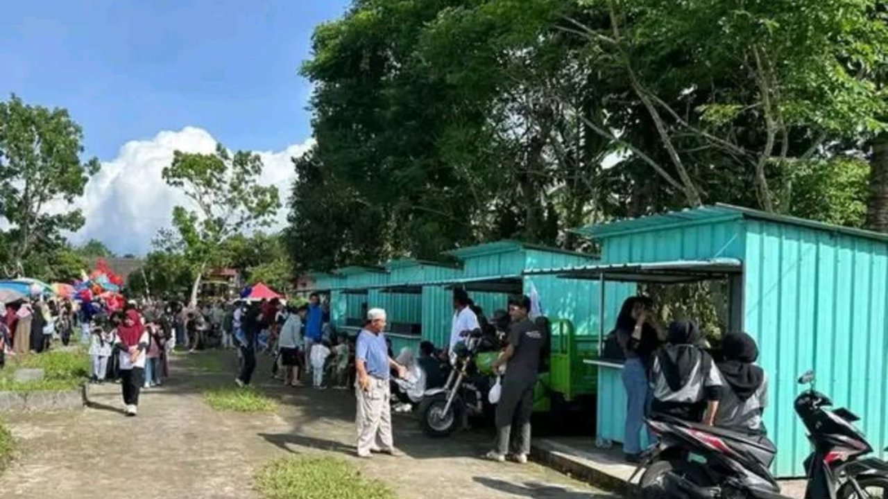 Wakil Bupati Lombok Tengah mengajak warga dan pemerintah desa untuk kembangkan potensi lokal, khususnya pariwisata, guna meningkatkan perekonomian masyarakat, dimulai dengan Grand Launching Car Free Day di Desa Karang Sidemen.