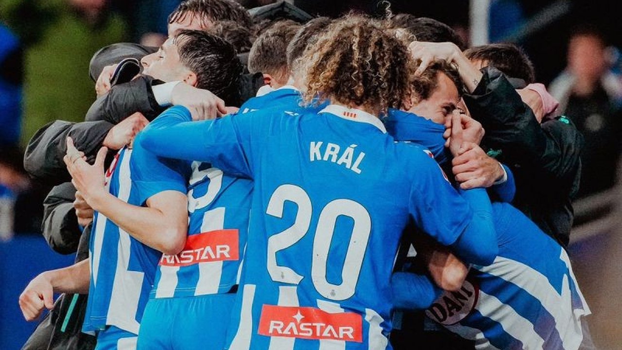 Persaingan ketat di puncak klasemen Liga Spanyol antara Real Madrid dan Atletico Madrid hanya terpaut satu poin setelah hasil pekan ke-22.