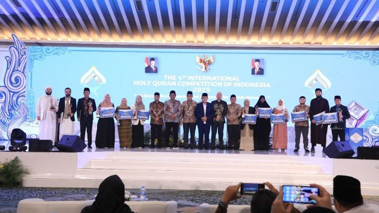 Indonesia berhasil meraih juara umum pada Musabaqah Tilawatil Quran (MTQ) Internasional ke-4 di Jakarta, menyapu bersih seluruh kategori lomba, sekaligus menjadi bukti kualitas terbaik para penghafal dan pembaca Al-Quran Indonesia.