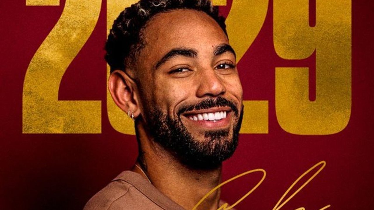 Penyerang Wolverhampton Wanderers, Matheus Cunha, resmi memperpanjang kontraknya hingga 2029, menolak tawaran dari klub-klub besar seperti Arsenal,  dan menegaskan komitmennya pada klub.