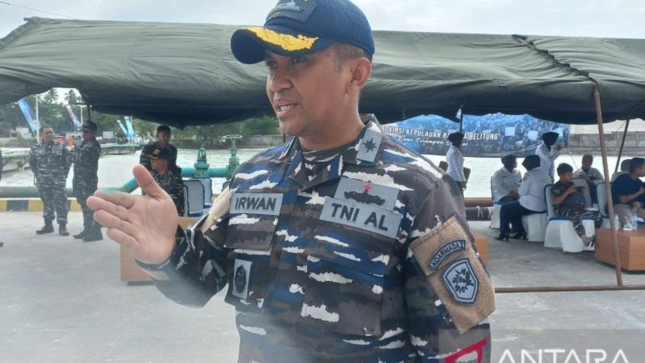 Komandan KRI Semarang, Letkol Laut (P) Irawan Aditya, menjelaskan kunjungannya ke Bangka Belitung sebagai misi edukasi untuk menarik minat generasi muda, khususnya SMA/SMK sederajat, agar bergabung dengan TNI AL.