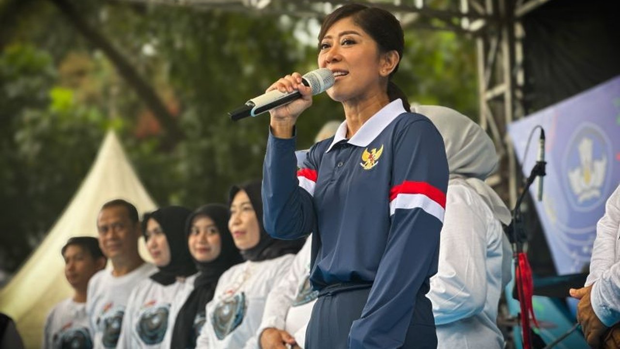 Kementerian Kominfo mendapat perintah dari Presiden untuk menyelesaikan aturan perlindungan anak di ruang digital dalam dua bulan, membentuk tim khusus yang melibatkan berbagai pihak untuk mengatasi maraknya konten berbahaya bagi anak.