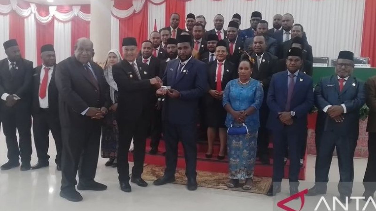 Pemerintah Provinsi Papua Pegunungan mengalokasikan Rp6 miliar dari APBD 2024/2025 untuk pengadaan tujuh kendaraan dinas bagi pimpinan DPRP dan MRP Pegunungan guna mendukung pelayanan publik dan penyerapan aspirasi masyarakat di delapan kabupaten.