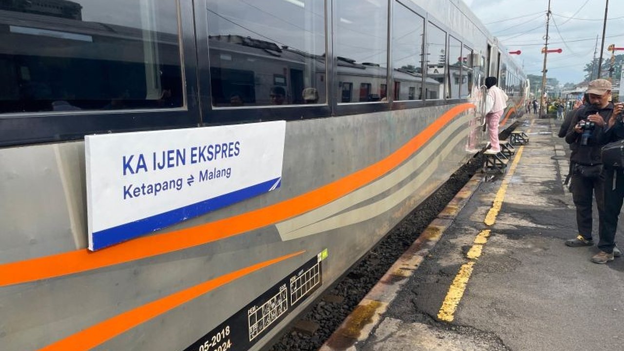 KA Ijen Ekspres melayani 242 penumpang pada perjalanan perdananya di Daop 8 Surabaya, Sabtu (1/2), menghubungkan Malang-Ketapang dan meningkatkan aksesibilitas di Jawa Timur.