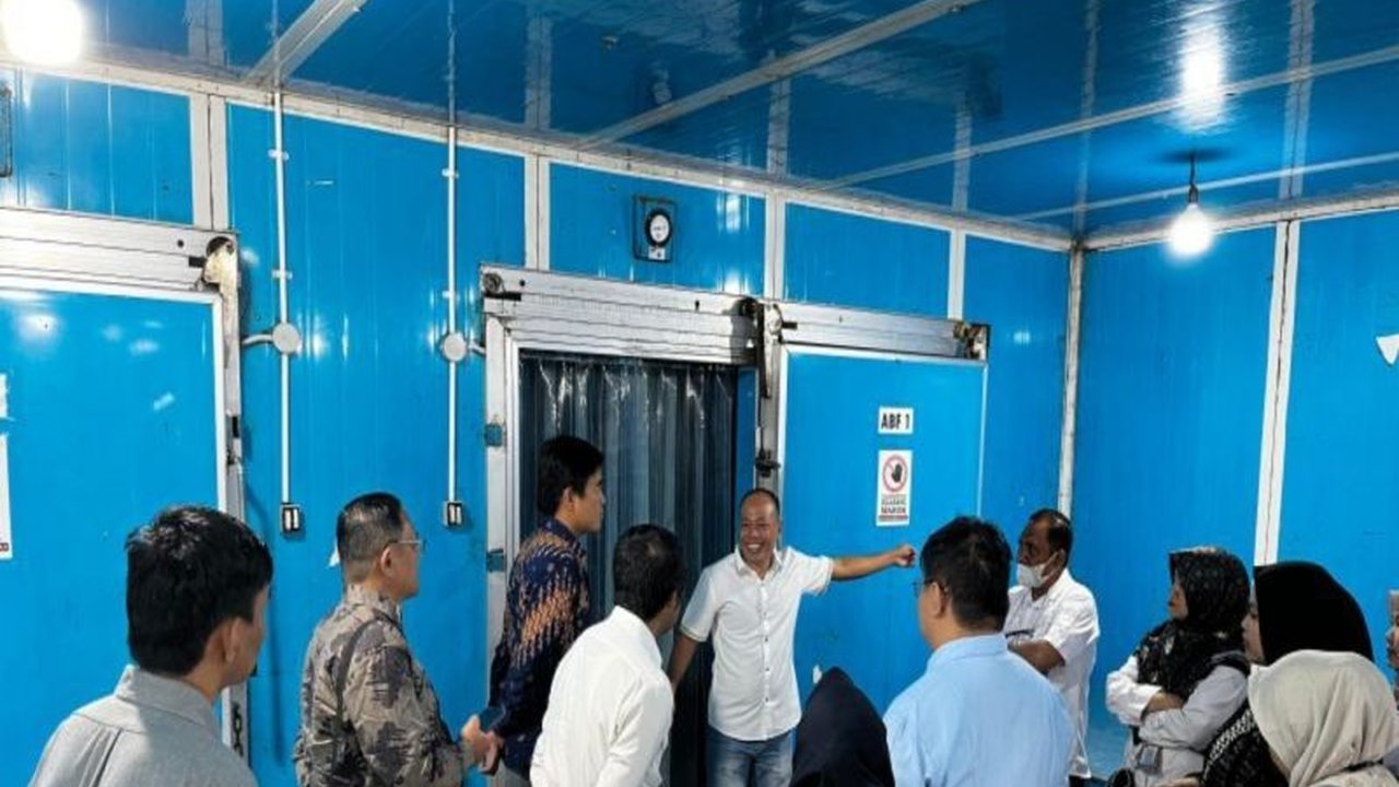 Sulawesi Tengah bersiap mengekspor durian beku dan pasta ke Tiongkok pada Februari 2025, setelah memenuhi standar kualitas ketat dan melakukan simulasi ekspor untuk memastikan kelancaran proses pengiriman.