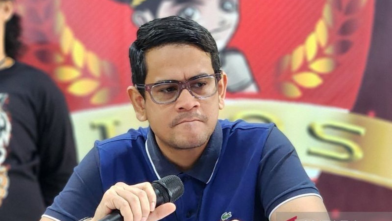 Polisi telah menetapkan tujuh tersangka dalam kasus pengeroyokan yang menyebabkan tewasnya seorang remaja di Semarang pada 29 Januari 2025, empat di antaranya telah ditangkap sementara tiga lainnya masih buron.