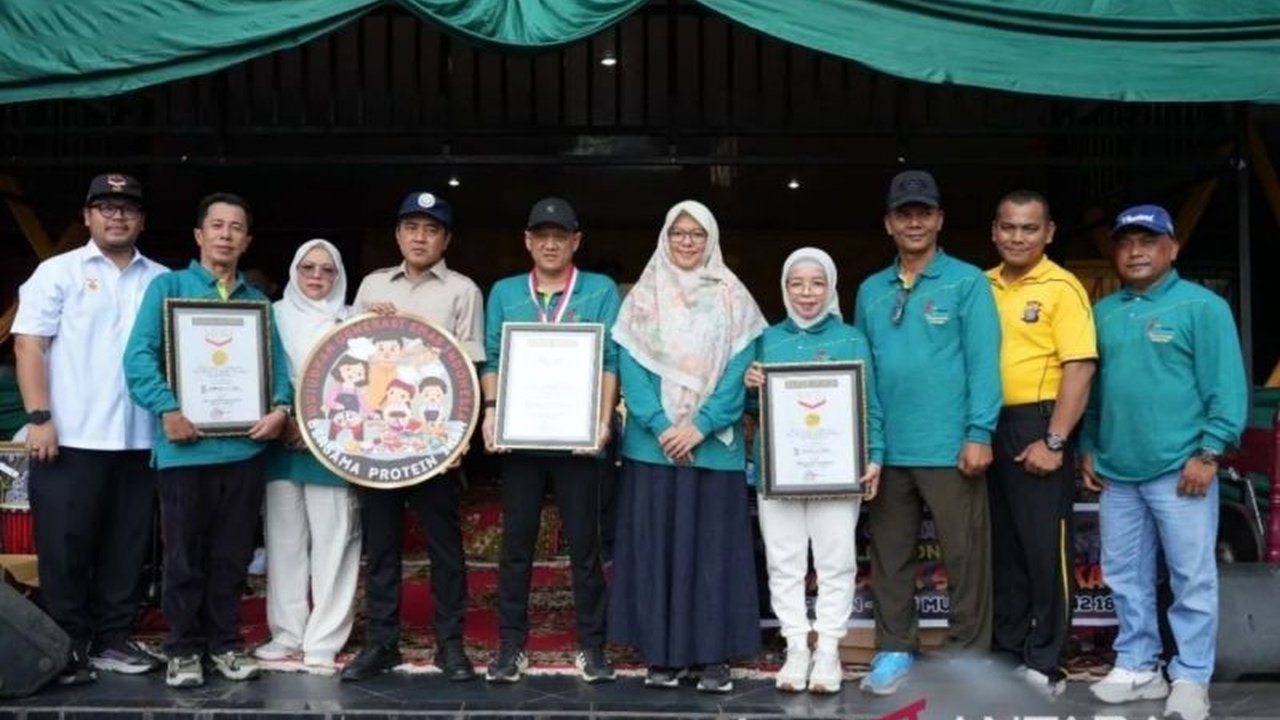 Kabupaten Kampar, Riau, berhasil memecahkan rekor MURI dengan menyajikan 1.373 porsi Gulai Ikan Salai Patin dalam perayaan Hari Jadi ke-75 tahun 2025,  menunjukkan potensi kuliner dan perikanan daerah tersebut.