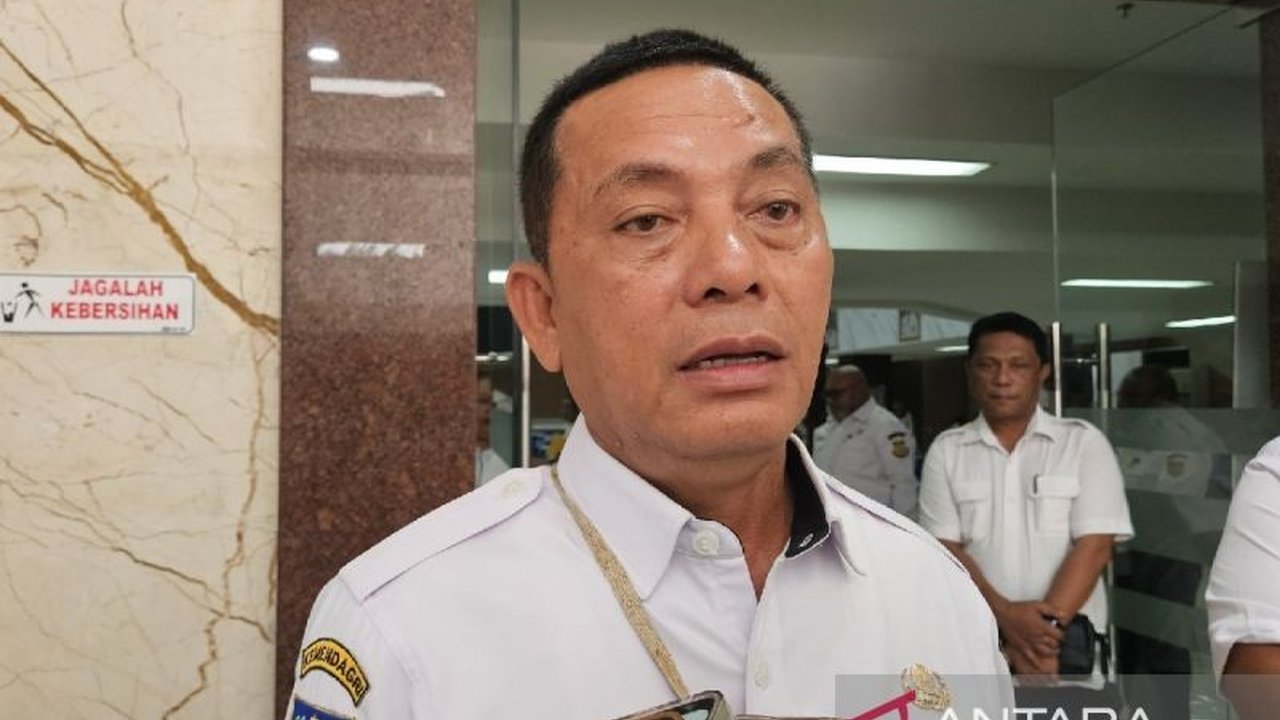 Pemprov Papua menyiapkan bonus Rp25 miliar untuk atlet berprestasi di PON XXI dan Peparnas 2024, namun pencairannya menunggu penetapan APBD 2025 karena adanya rasionalisasi anggaran.