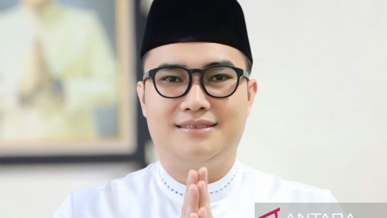 Ketua DPRD Kabupaten Bogor, Sastra Winara, memberikan apresiasi tinggi terhadap kontribusi Nahdlatul Ulama (NU) selama 102 tahun dalam mencerdaskan masyarakat dan menjaga nilai-nilai kebangsaan Indonesia, khususnya di Kabupaten Bogor.