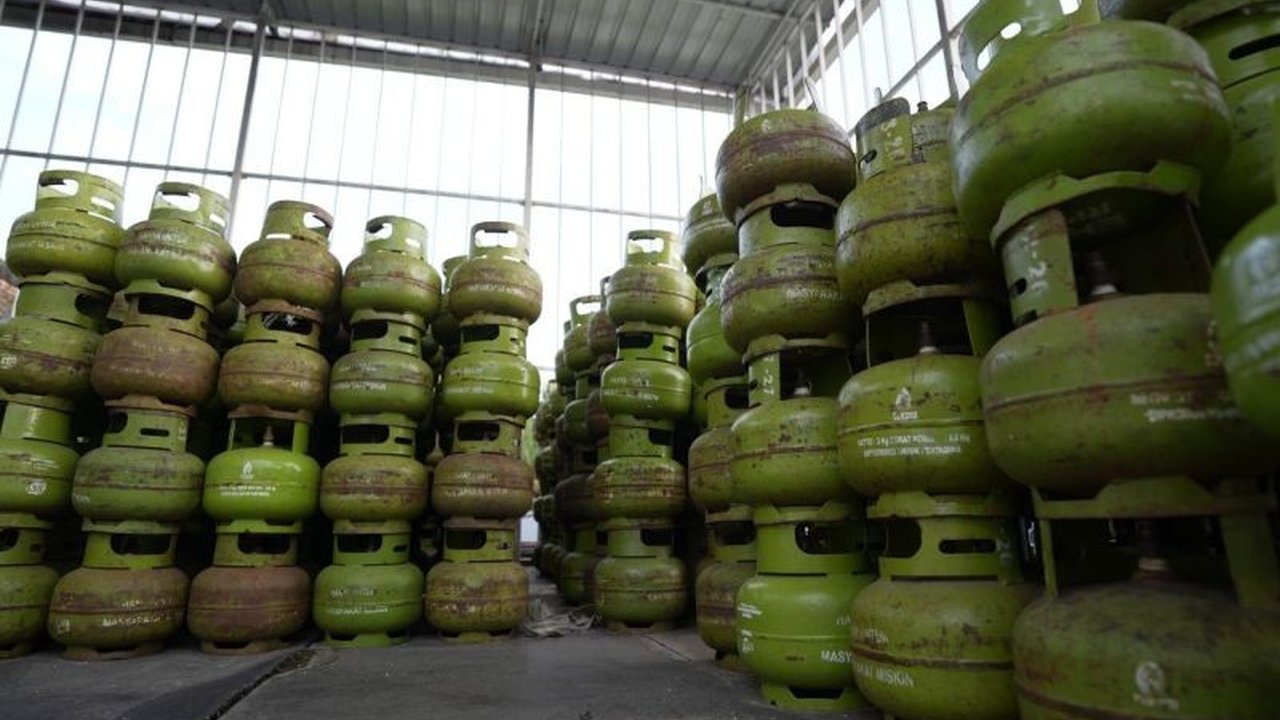 Pertamina Patra Niaga Regional Jatimbalinus menyediakan lebih dari 36 ribu pangkalan resmi LPG 3 kg di Jawa Timur untuk memenuhi kebijakan pemerintah yang akan menghentikan penjualan di pengecer mulai Februari 2025.