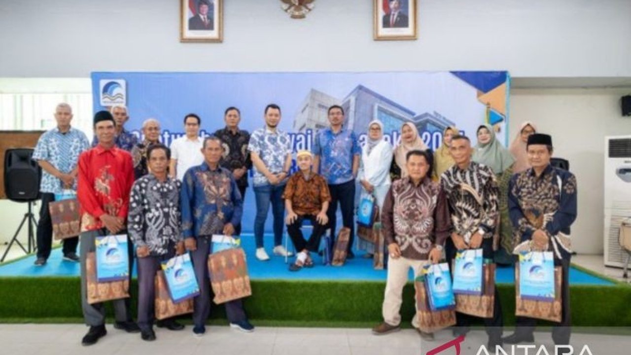 Perumda Tirta Bhagasasi, BUMD Kabupaten Bekasi, bertekad pulihkan kejayaannya sebagai pengelola air bersih terbaik melalui peningkatan manajemen dan pelayanan, meskipun sempat alami penurunan omzet setelah pemisahan aset dengan Kota Bekasi.