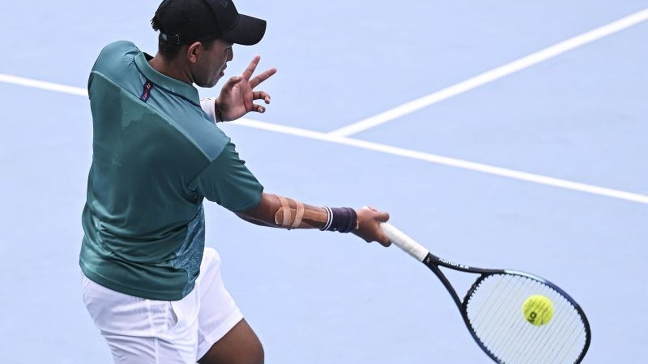 Tim Piala Davis Indonesia kembali terdegradasi ke Grup III setelah kekalahan telak 0-4 dari Slovenia di babak play-off Grup Dunia II,  mengulangi nasib serupa tahun lalu.