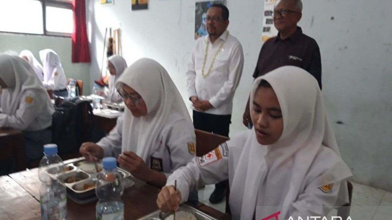 Staf Kepresidenan RI menilai SPPG Gagaksipat di Boyolali, Jawa Tengah, sebagai model ideal pengelolaan makanan bergizi dan layak ditiru secara nasional, berkat pengalaman Puspo Wardoyo di bidang kuliner.
