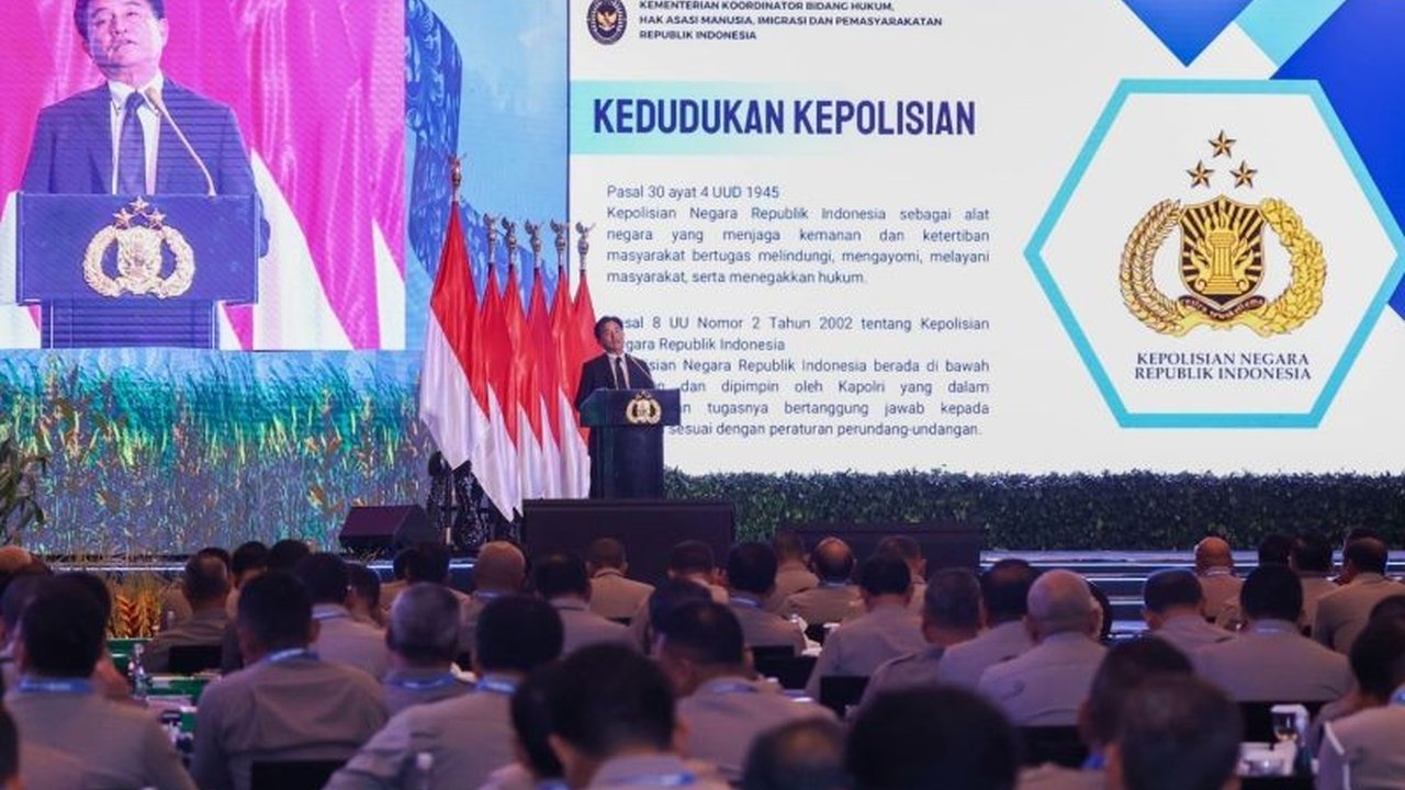 Menko Kumham Yusril Ihza Mahendra mendorong Polri untuk lebih sering menggunakan keadilan restoratif dalam menyelesaikan kasus, terutama bagi pelanggar dalam keadaan khusus, sebagai bentuk penegakan hukum yang lebih adil dan akuntabel.