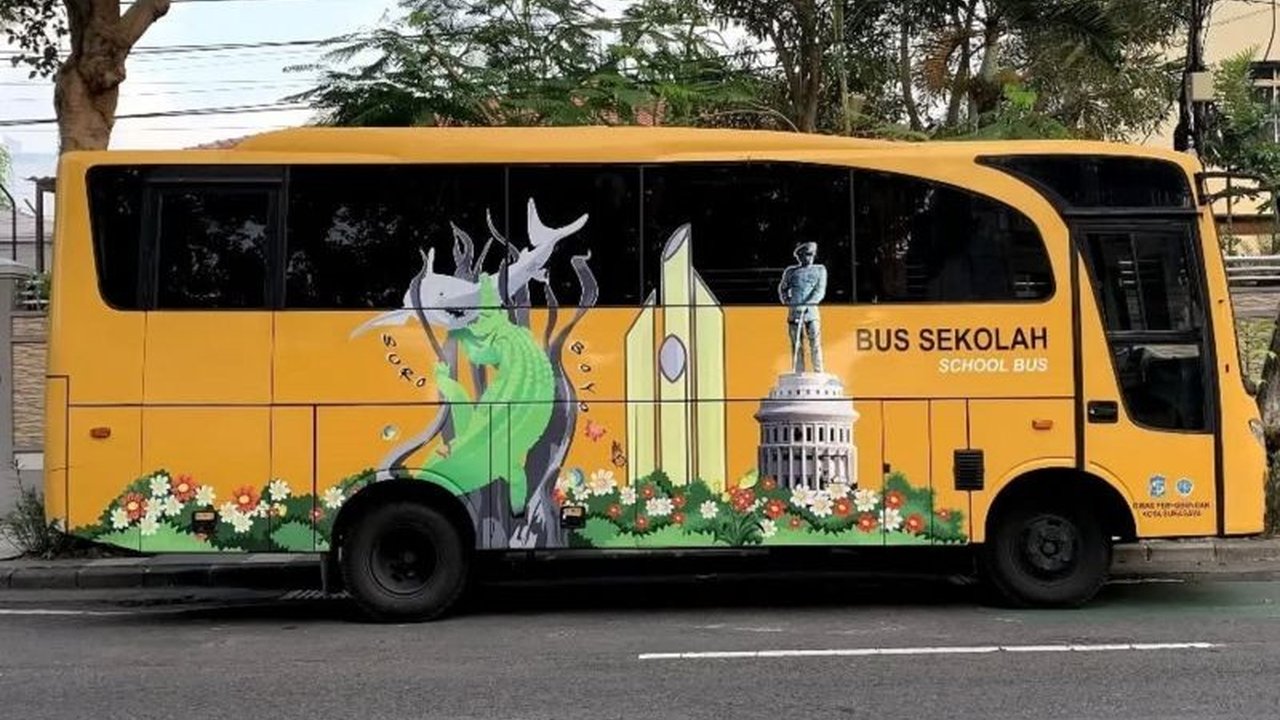 Pemerintah Kabupaten Jayapura memberikan bantuan kendaraan operasional kepada SMA Negeri 1 Demta untuk membantu siswa yang tinggal jauh dari sekolah, sebagai wujud perhatian terhadap pengembangan SDM dan peningkatan kedisiplinan siswa.