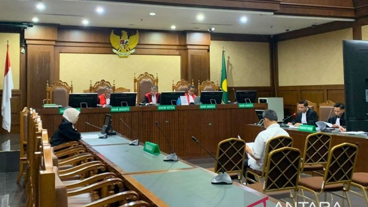 Penasihat hukum Hendry Lie menyatakan kliennya tak bertanggung jawab atas perjanjian PT Timah dengan smelter karena bukan pemegang saham PT Tinindo Internusa, perusahaan yang diduga terlibat korupsi pengelolaan timah senilai Rp300 triliun.
