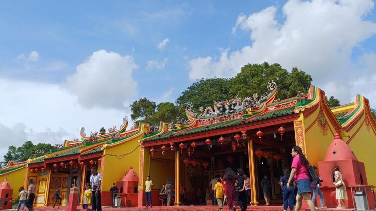 Jumlah perjalanan wisatawan nusantara (wisnus) di Kepulauan Riau meningkat signifikan sejak 2020, mencapai 3.491.947 perjalanan pada 2024, meskipun belum menyamai angka sebelum pandemi.