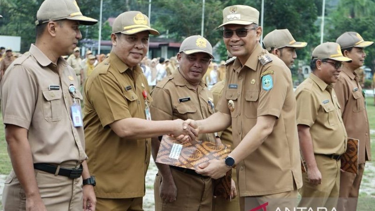 Penjabat Bupati Bangka, Isnaini, mengimbau seluruh ASN untuk bijak dalam menggunakan media sosial agar terhindar dari dampak negatif bagi diri sendiri dan orang lain, serta menjaga citra aparatur pemerintah.