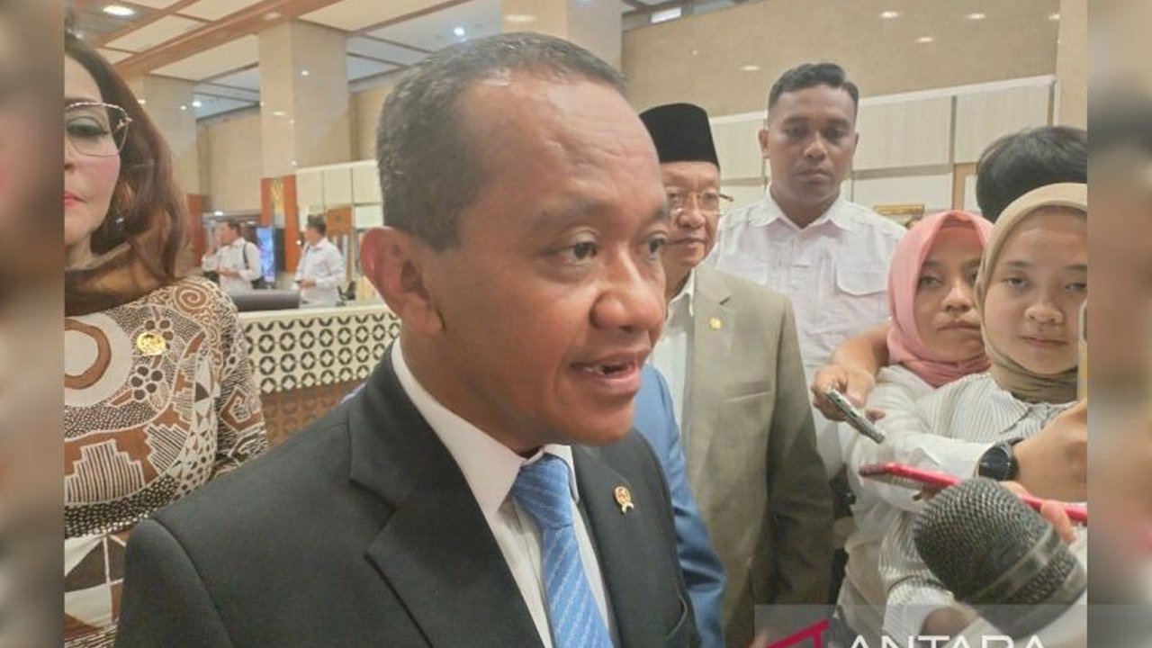 Menteri ESDM Bahlil Lahadalia akan menaikkan status pengecer LPG 3 kg menjadi sub pangkalan agar subsidi tepat sasaran dan harga jual terkontrol, sekaligus memastikan ketersediaan LPG tetap aman.